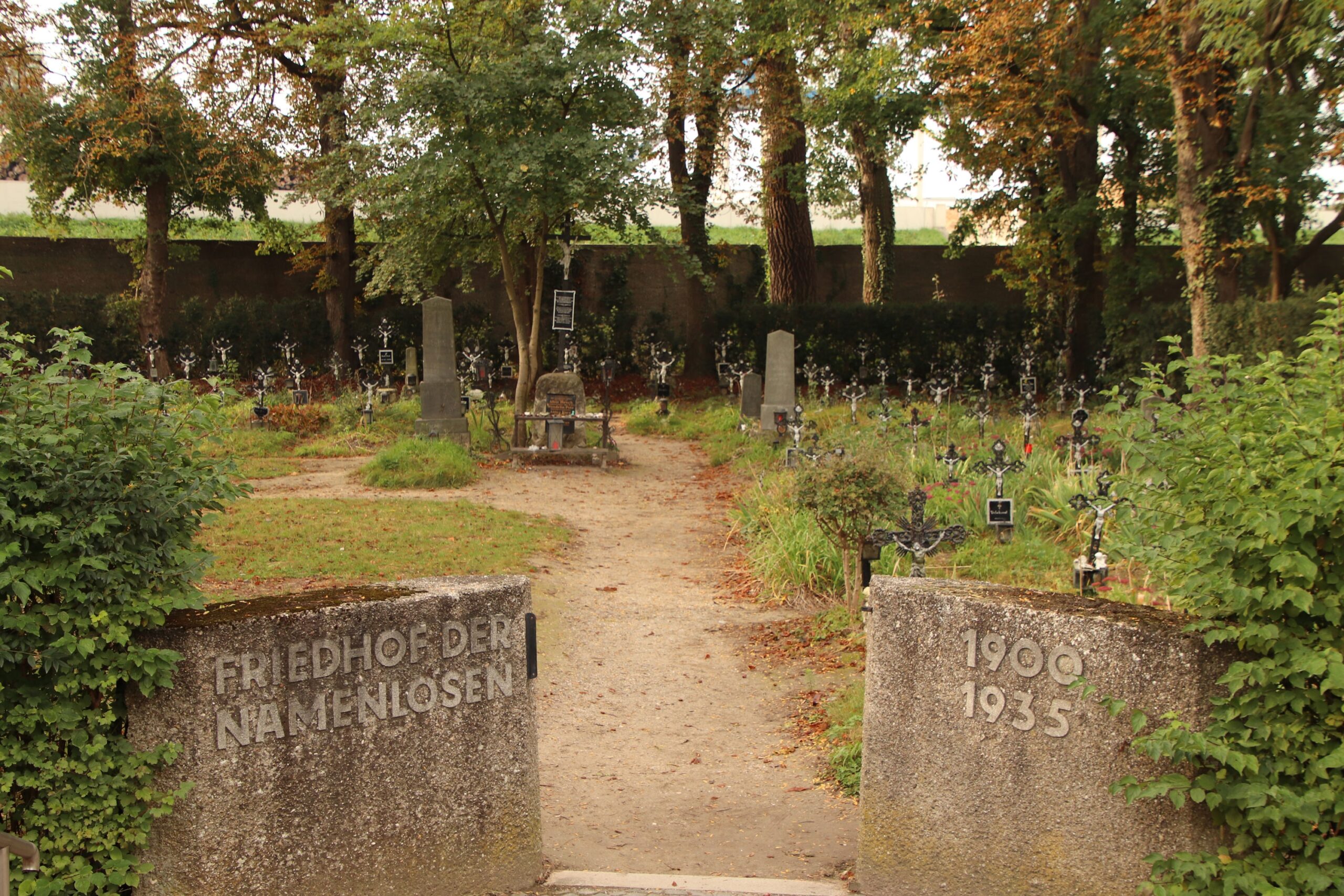 Hafen Albern: Stilles Gedenken am Friedhof der Namenlosen