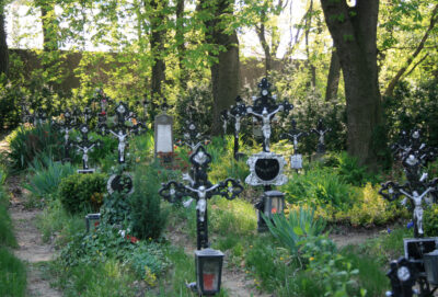 Friedhof der Namenlosen: Ein stiller Ort am Donauufer