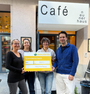 ©BV5 | Spenden-Übergabe mit Petra Tierscherl (BV-Stellvertreterin), Laura Wahlhütter, Anja Christanell (beide neunerhaus) und Bezirksvorsteher Michael Luxenberger.