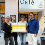 ©BV5 | Spenden-Übergabe mit Petra Tierscherl (BV-Stellvertreterin), Laura Wahlhütter, Anja Christanell (beide neunerhaus) und Bezirksvorsteher Michael Luxenberger.