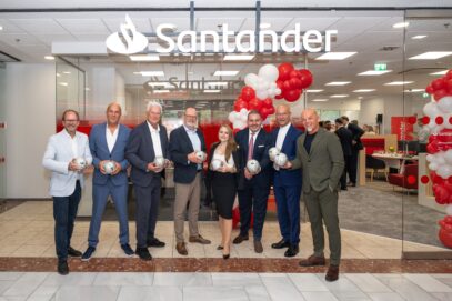Promi-Auflauf: Neue Santander-Filiale in der Lugner City