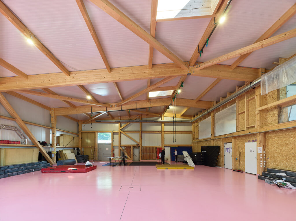 SchloR ist ein Experiment in Selbstorganisation und ein klares Bekenntnis zu nachhaltigem Bauen mit Holz. © proHolz/Bruno Klomfar