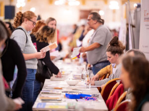 Über 50 Organisationen informieren zu psychosozialen Hilfsangeboten in Wien. © PSD/Whirlpool