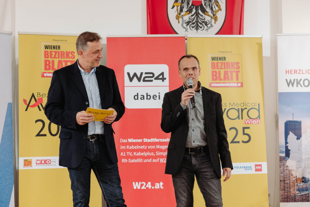Die Wirtschaftskammer Wien unterstützt die Bezirks Business & Medical Awards: im Bild Thomas Götz (r.) © Stefan Diesner