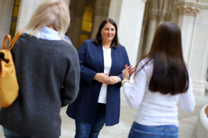 Vizebürgermeisterin und Frauenstadträtin Kathrin Gaál: "Gehaltstransparenz ist ein Schlüssel zu gleichem Lohn für gleiche Arbeit bei erwerbstätigen Frauen." © Wohnservice Wien Ges.m.b.H/VOTAVA