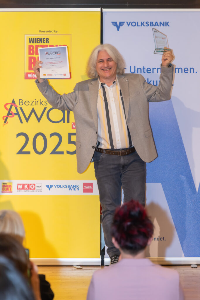 Herzlicher Jubel: Zahnarzt Robert Mallinger (Bild: Oblak).