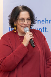 Vera Schmitz, WKW