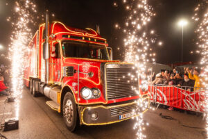 Der berühmte Coca-Cola Truck macht am Mittwoch, 10. Dezember, vor dem Huma Eleven Halt. © Huma Eleven/Robert Fritz