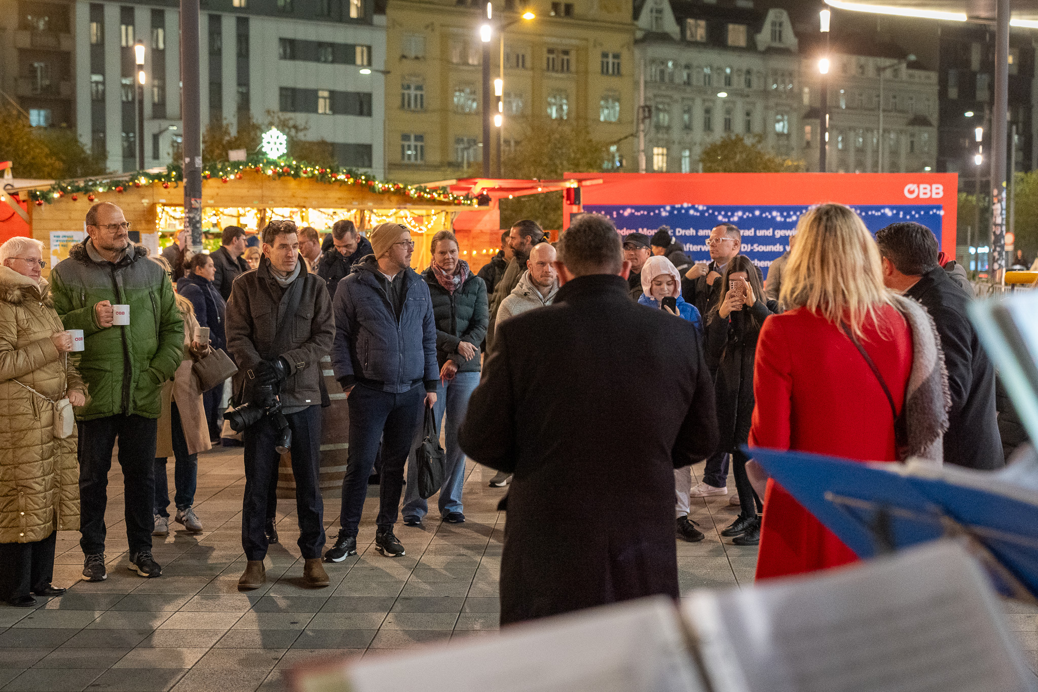 Zwei Bahnhöfe sorgen für herrliche Weihnachtsstimmung