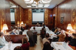 Irina Nalis beim Café Creativ im Café Landtmann