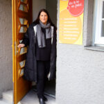 Kathrin Gáal vor wohnpartner Grätzl-Zentrum Wattgasse