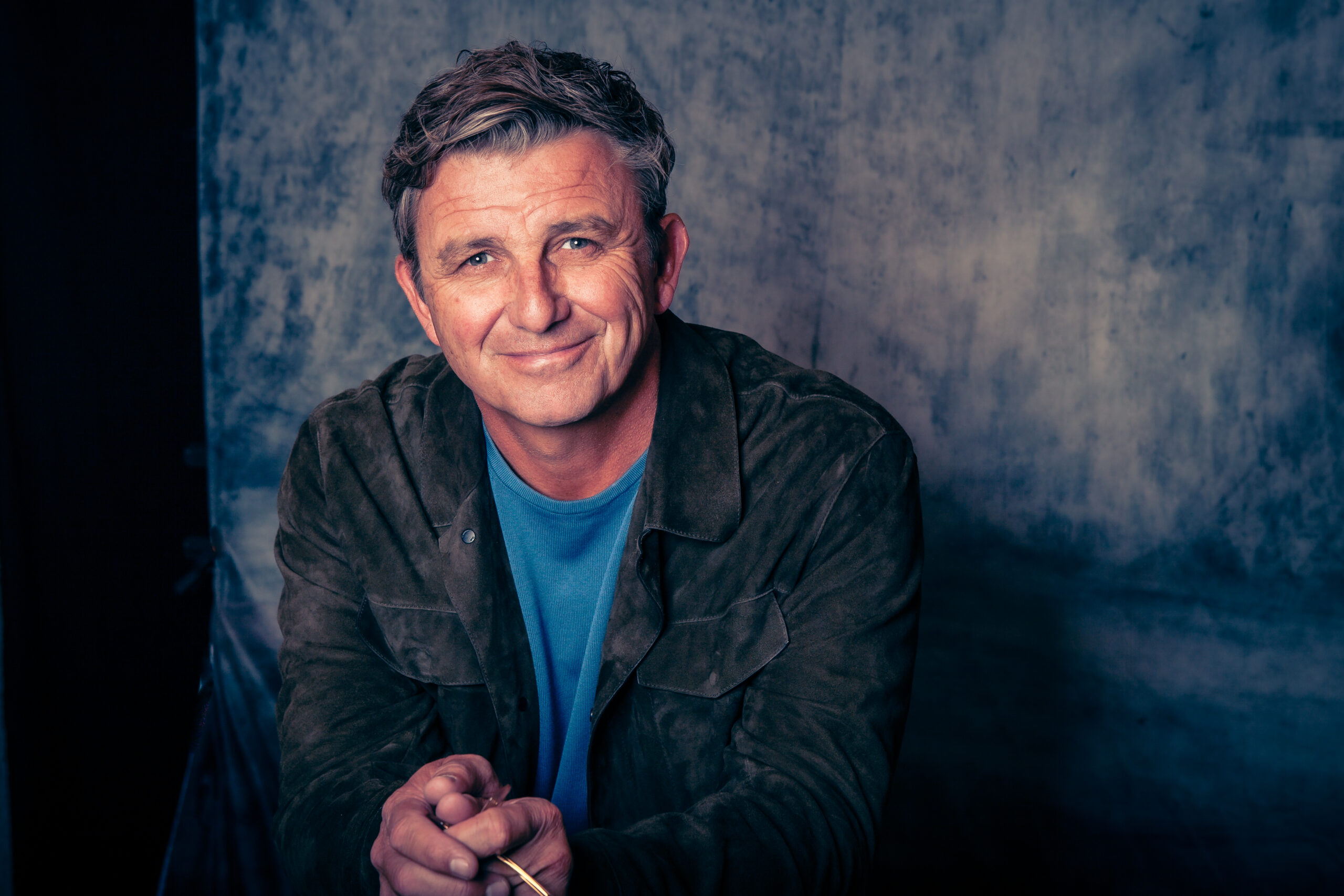 Hans Sigl lädt zur „literarischen Schlittenfahrt“ – wir verlosen Tickets!