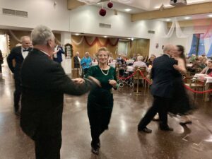 Rauschender Winterrosenball im Haus Liebhartstal