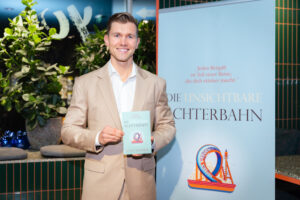 Promi-Auflauf bei Buch-Premiere von Roman Schindler