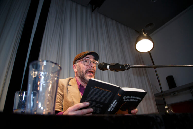 Das Verbrechen schläft nicht: Krimi-Lesung für guten Zweck