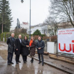 VBgm.in Kathrin Gaál – Fototermin zum Start der Sanierungsarbeiten in der Werkbundsiedlung