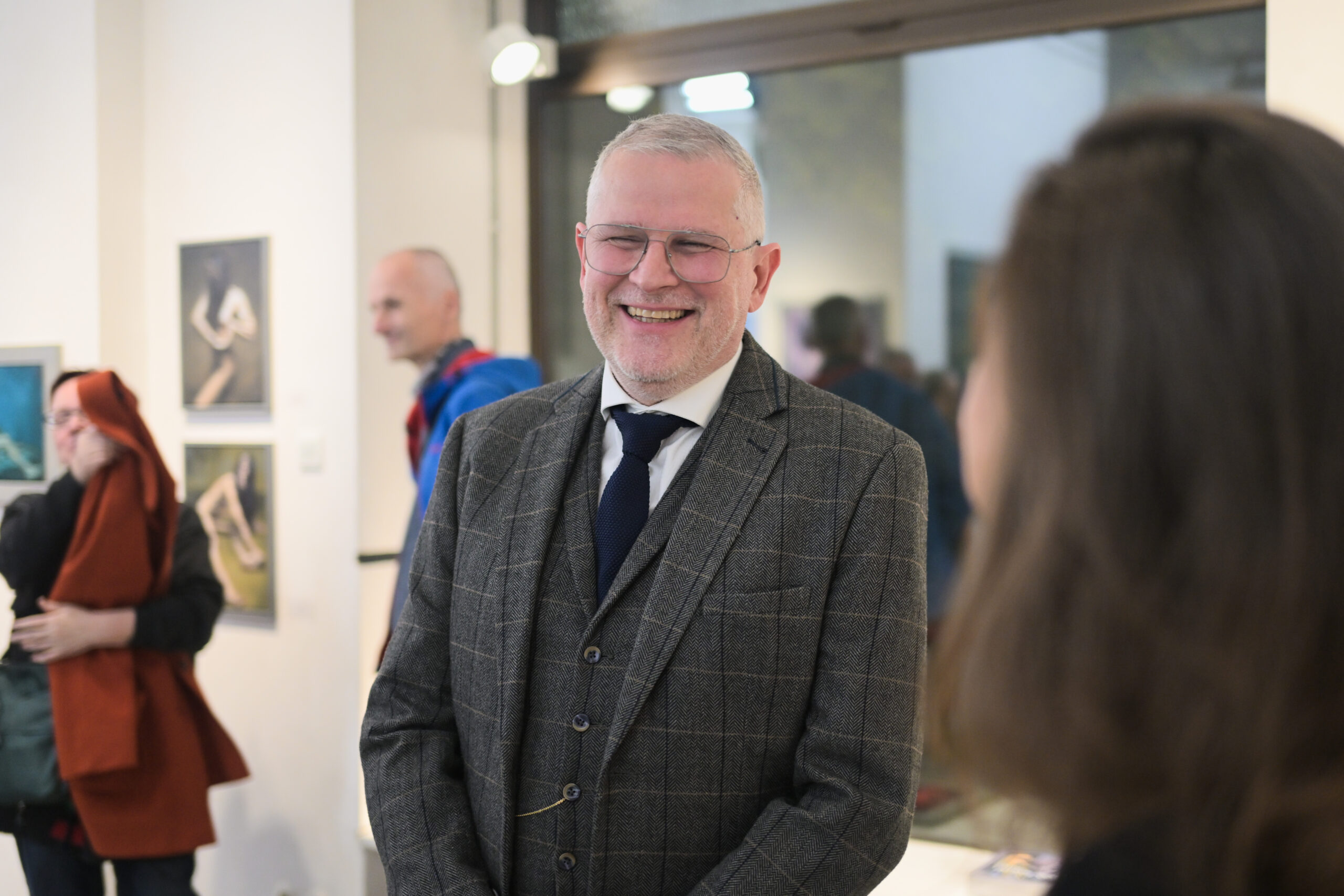 „Intime Distanzen“: Stefan Nützel mit mutiger Ausstellung