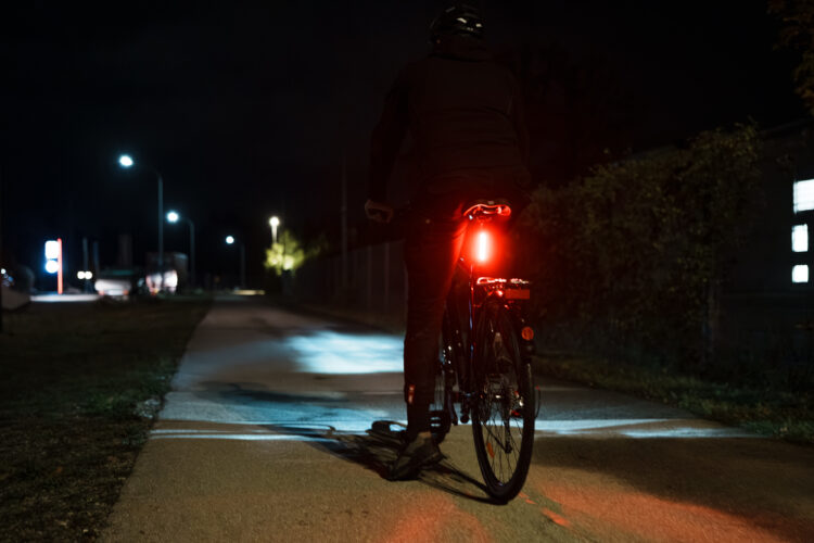 So kommt man mit Fahrrad & E-Bike sicher durch den Winter