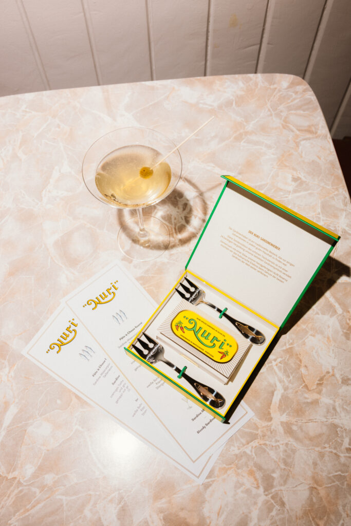 Nuri feiert den Tag der Sardine im Rinkhy