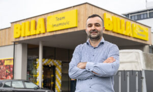 Dzemaludin Imamovic, seit 2013 Teil der Billa Familie, hat seinen Billa Markt am Franzosengraben 17 eröffnert. © BILLA AG / Robert Harson