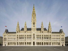Monument der Stadt: Ausstellung rückt Rathaus in den Fokus
