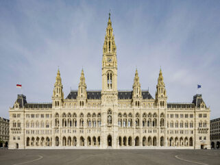 Monument der Stadt: Ausstellung rückt Rathaus in den Fokus