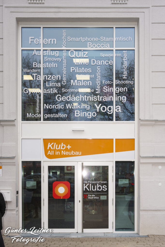 Die Fassade des Klub+ All in Neubau vis-a-vis vom Westbahnhof.