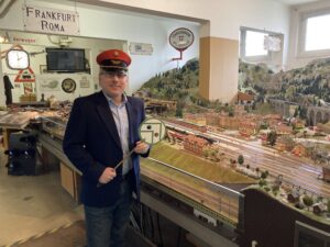 Der größte “kleine” Bahnhof wartet im Advent auf “Fahrgäste”