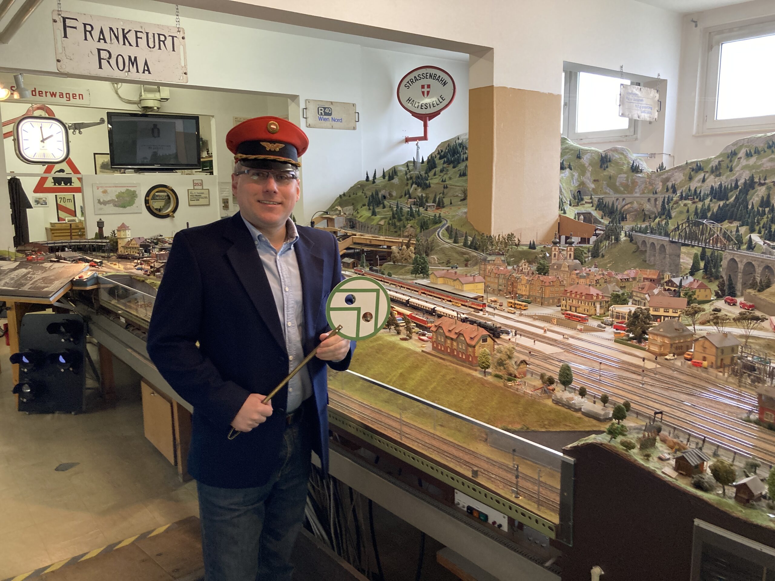 Der größte “kleine” Bahnhof wartet im Advent auf “Fahrgäste”