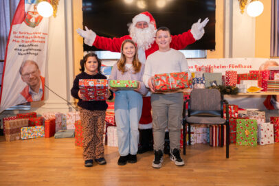 Samariterbund-Weihnachtsmann macht 50 Kinder glücklich