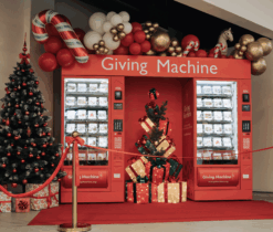 Spenden-Automat im Auhof Center: kaufen und helfen