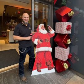 Ho, Ho, Ho… Der WeihnachtsMANN ist am Weg in den 23. Bezirk