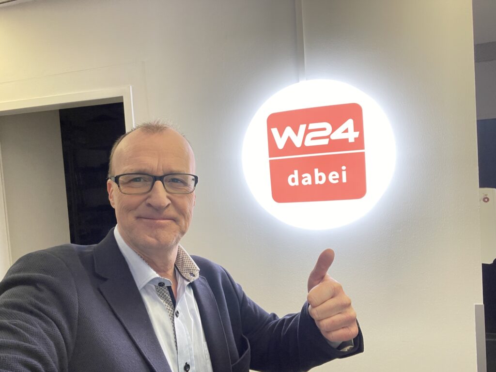Besuch im W24-Studio (Bild: Steiner).