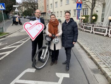 Im 13. Bezirk geht es mit Tat und Rad in Richtung neues Jahr