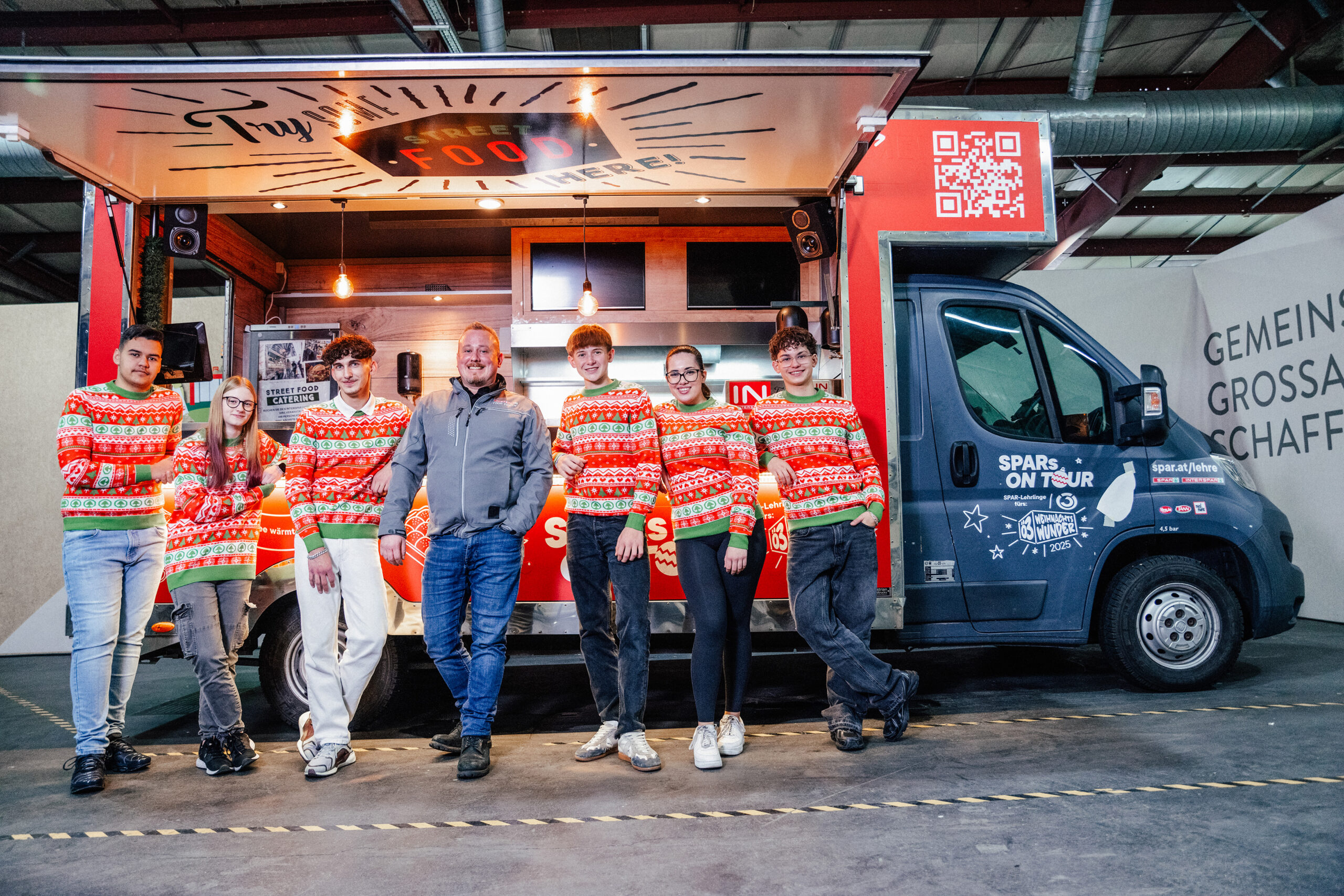 Weihnachtlicher SPAR-Foodtruck macht Halt im Huma Eleven