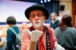 Clownerie im Rathaus: ein buntes, fröhliches Programm. © WienXtra/Aleksandra Kawka