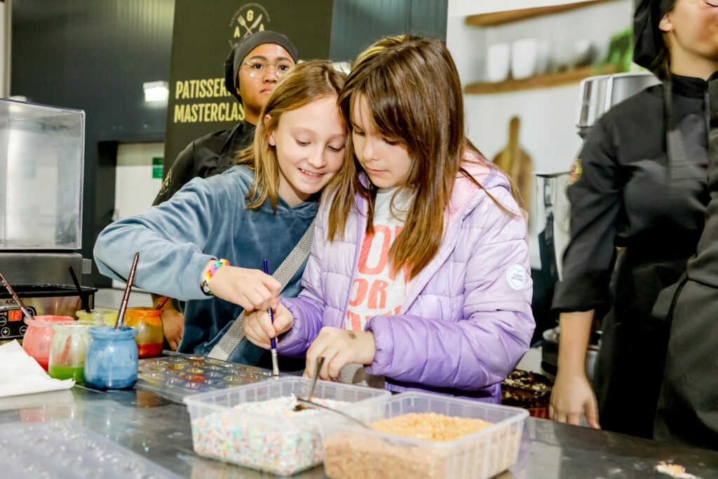 Kinder können bei zahlreichen Workshops selbst kreativ werden. © Robin Consult/lepsifoto