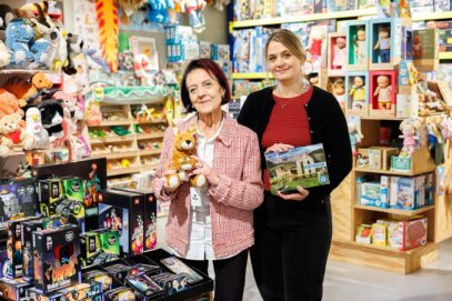 Spielzeug-Geschäfte machen zum Fest Kinderträume wahr