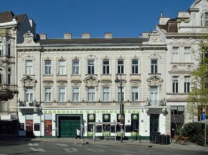 Herzi Pinki, CC BY-SA 4.0 , via Wikimedia Commons