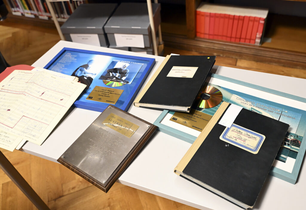 Notizbücher, Setlists, Erinnerungsstücke, private Aufnahmen: Danzers Nachlass ist ein Stück Zeit- und Musikgeschichte. © Stadt Wien / Christian Jobst