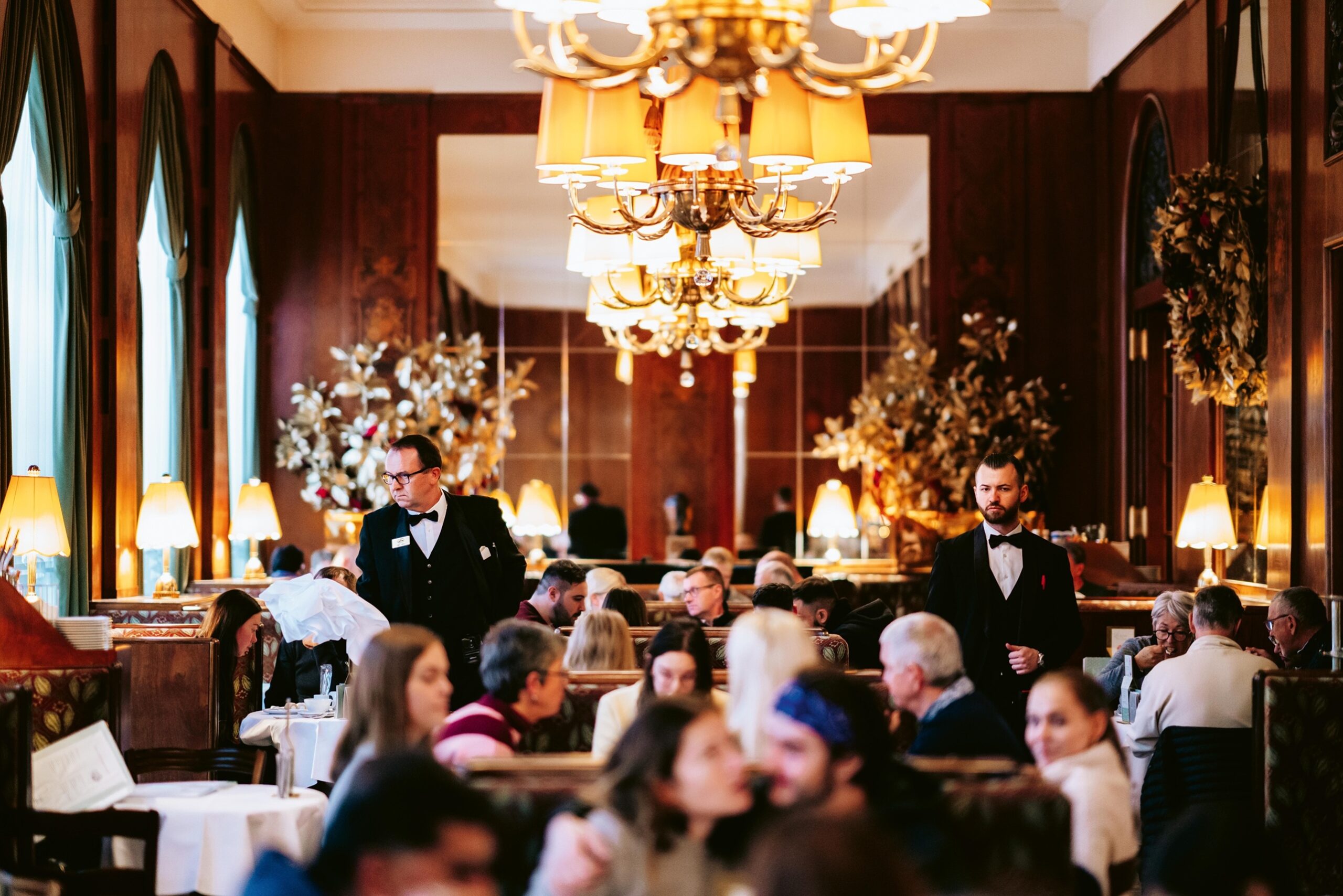Nach dem Kaffeesiederball ins Nachtcafé des Café Landtmann