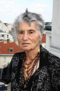 2008 wurden im Rahmen von "Eine Stadt.Ein Buch" 100.000 Gratisbücher für Wiener Leser von Klügers Roman 'weiter leben. Eine Jugend' verteilt. © echo medienhaus