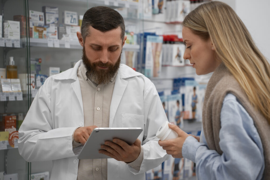 Die Apotker:innen erklären Ihnen auch wichtige Werte zur Herzgesundheit. © Freepik.com