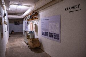 Der Bunker unter dem Schuhmeierplatz ist bestens erhalten (Bild: Lukas Arnold).