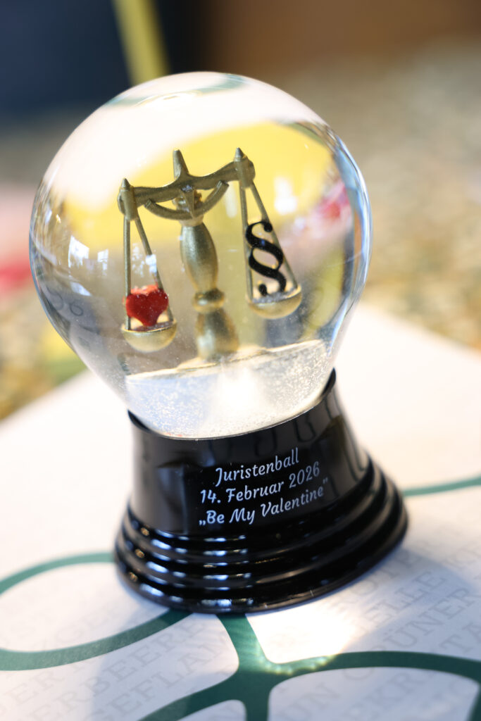 PRESSEFRÜHSTÜCK ZUM JURISTENBALL