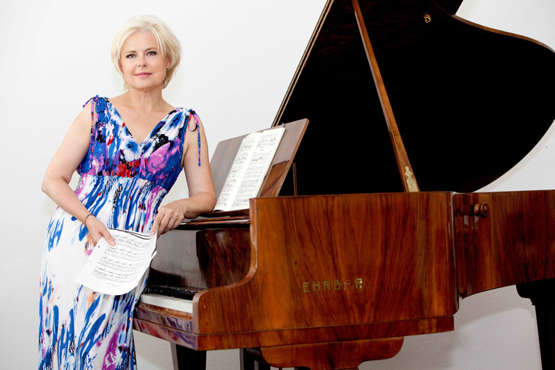 Kammersängerin Ildiko Raimondi bezaubert das Publikum beim Festkonzert. © Nadja Meister