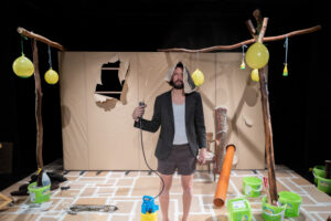 Schnecken, Clowns und Sauerkraut beim jungen Theater