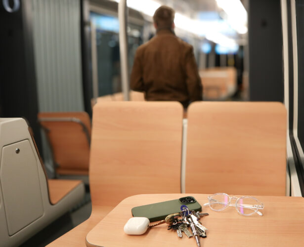 Vermissen Sie was? Hunderte Fundstücke in der Badner Bahn!