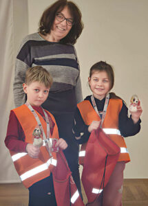 Für die KInder gab es auch ein Überraschungsackerl als kleines Dankeschön fürs Kommen, die begeistert durchstöbert wurden. © Michaela Görlich