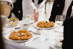 Wiener Schnitzel vom Feinsten. © Florian Weitzer Hotels & Restaurants/Grand Ferdinand